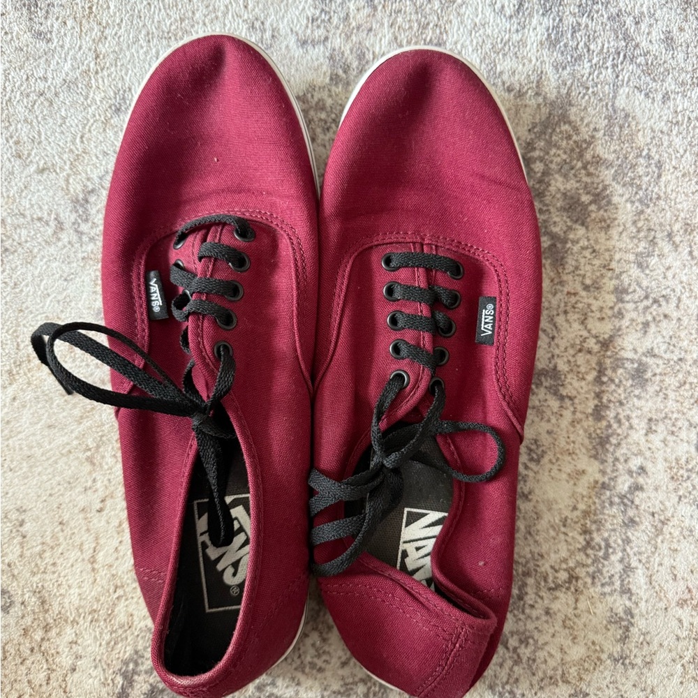 EUC Vans Low Top Burgundy Canvas Sneakers women’s 10, men’s 8.5